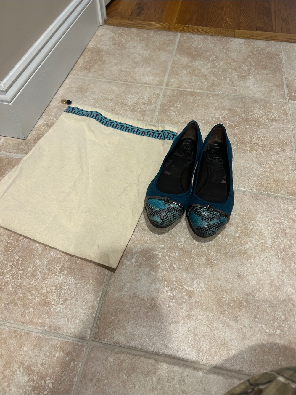 Snake toe blue suede Tory Burch flats